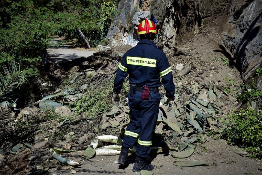 Υποχρεωτικοί οι εμβολιασμοί στις ΕΜΑΚ – Η απόφαση του Πυροσβεστικού Σώματος