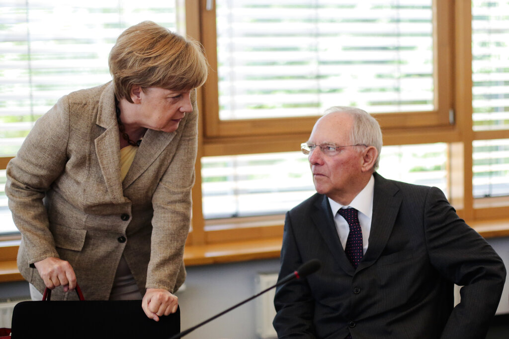 Γερμανία: «Χαστούκι» του Ανώτατου Συνταγματικού Δικαστηρίου σε Μέρκελ-Σόιμπλε για την ελληνική κρίση