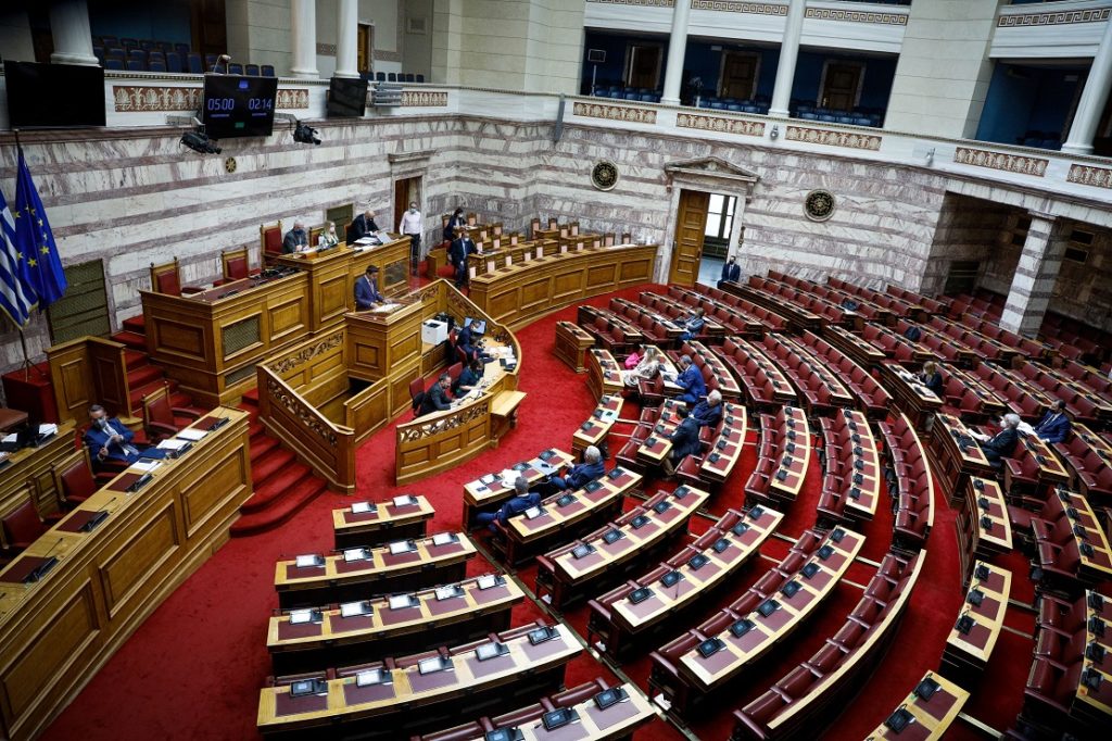 Στη Βουλή η τροπολογία για το ψηφιακό πιστοποιητικό Covid-19