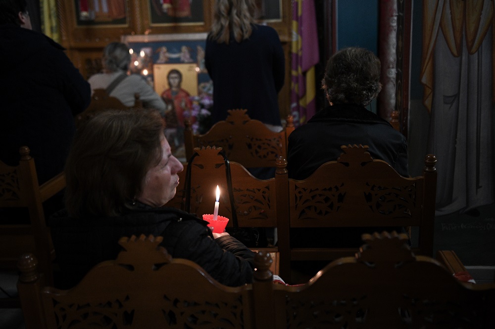 Εύβοια: Εκκλησία διαμήνυσε ότι θα τελέσει την Ανάσταση στις 12 τα μεσάνυχτα