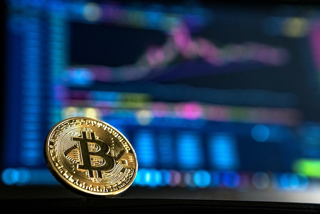 Ο Ρώσος «Mr Bitcoin» σε δίκη κατά της ΠτΔ Κατερίνας Σακελλαροπούλου