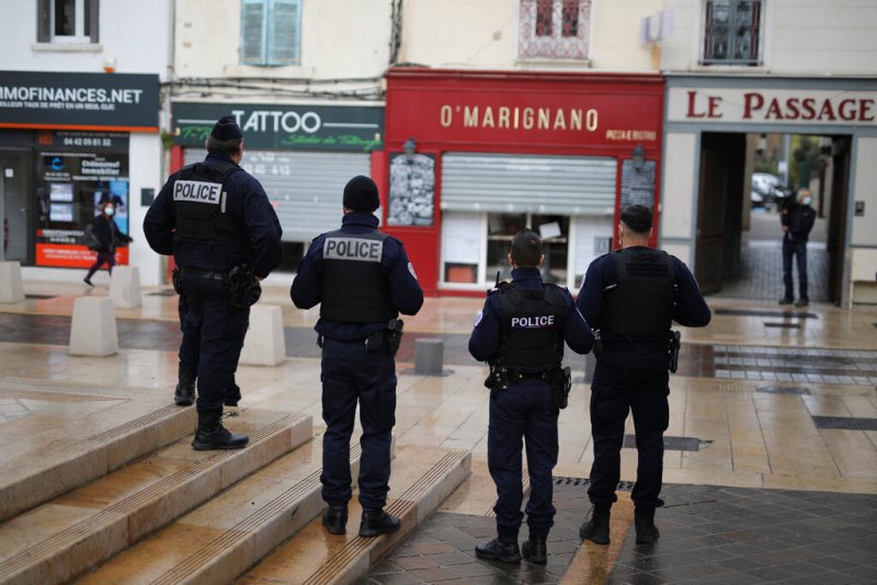 Γαλλία: Έφοδος της αστυνομίας σε παράνομο πάρτι 400 ανθρώπων