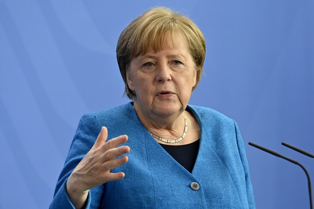 Γερμανία: Η Μέρκελ μίλησε για «μελετημένα μέτρα χαλάρωσης» στη χώρα