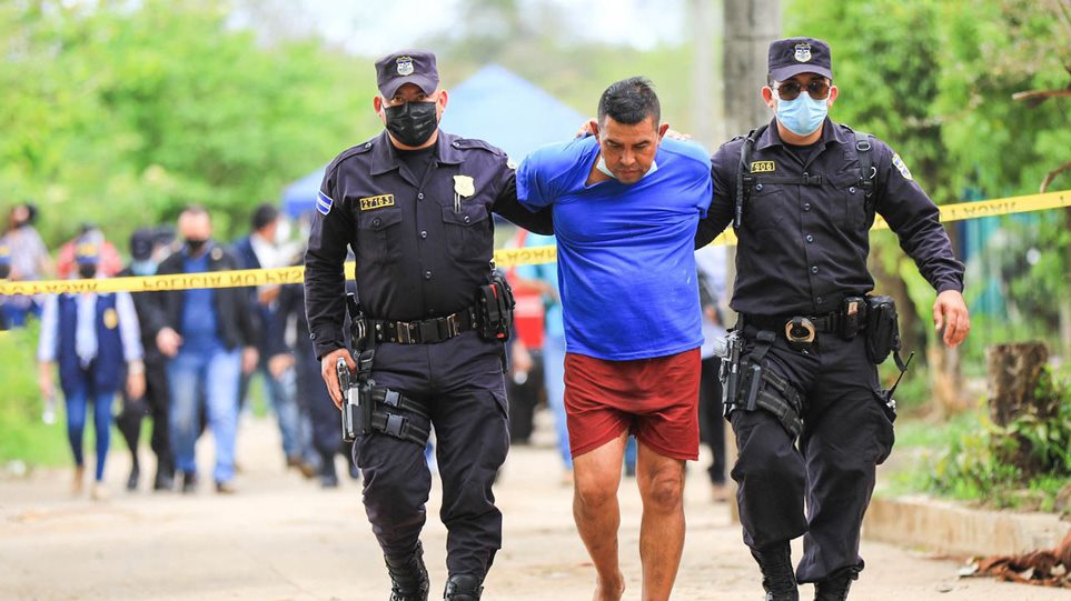 Φρίκη στο Ελ Σαλβαδόρ: Σίριαλ κίλερ πρώην αστυνομικός δολοφόνησε τουλάχιστον 18 άτομα