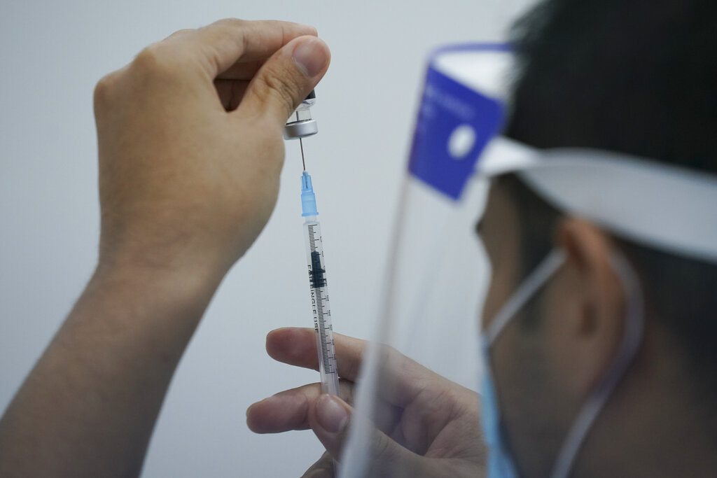 Pfizer: «Ισχυρή προστασία» και κατά της μετάλλαξης Δέλτα με τρίτη δόση εμβολίου