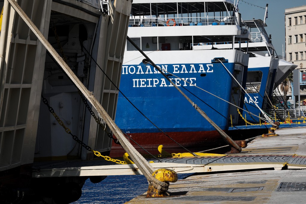 Δεμένα τα πλοία στις 3 Ιουνίου – Απεργία για το εργασιακό νομοσχέδιο