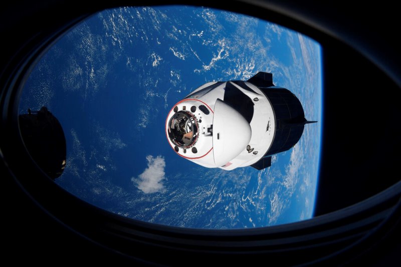 Επέστρεψε στη Γη η διαστημική κάψουλα της SpaceX με τέσσερις αστροναύτες από τον Διεθνή Διαστημικό Σταθμό