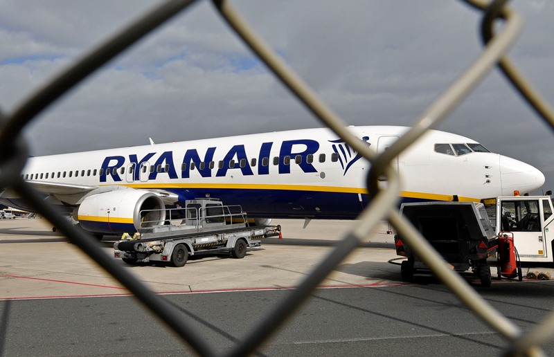 Το αεροσκάφος της Ryanair έφτασε με τα πολλά στη Λιθουανία
