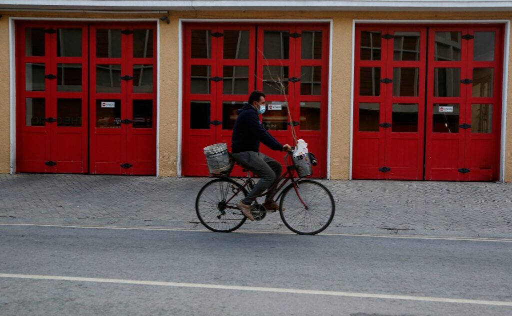 Η Κύπρος ανακοίνωσε τέσσερις θανάτους και 324 νέα κρούσματα κορονοϊού