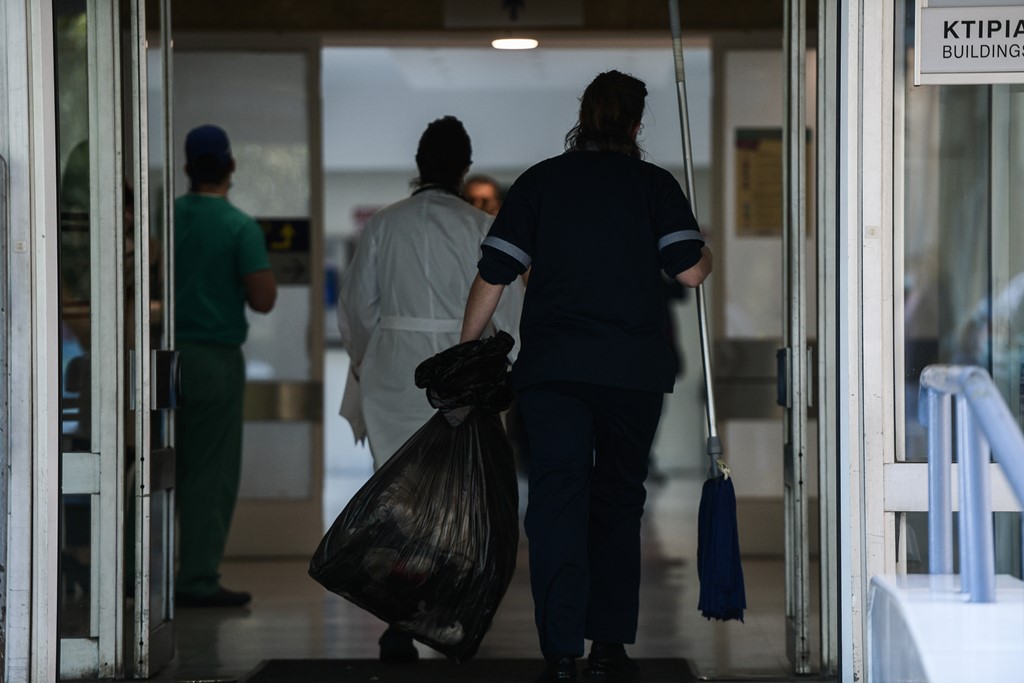Αναξιοκρατία και βόλεμα «ημετέρων» από τις γαλάζιες διοικήσεις καταγγέλλουν 20 βουλευτές του ΣΥΡΙΖΑ
