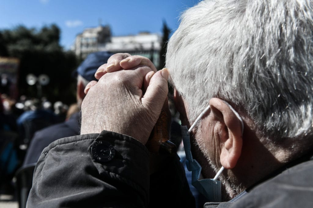 Ασφαλιστικό: Θα τζογάρουν τις συντάξεις, αλλά δεν θα λογοδοτούν πουθενά 