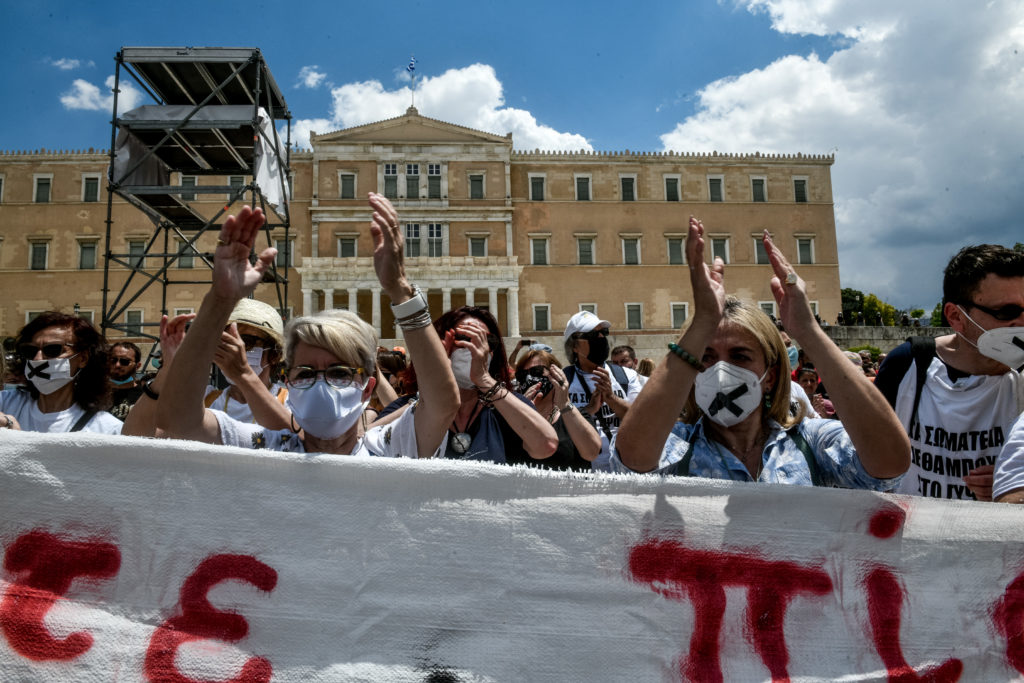 Μεγαλειώδεις συγκεντρώσεις και μαζικό «όχι» στο εργασιακό νομοσχέδιο (Photos – Video)