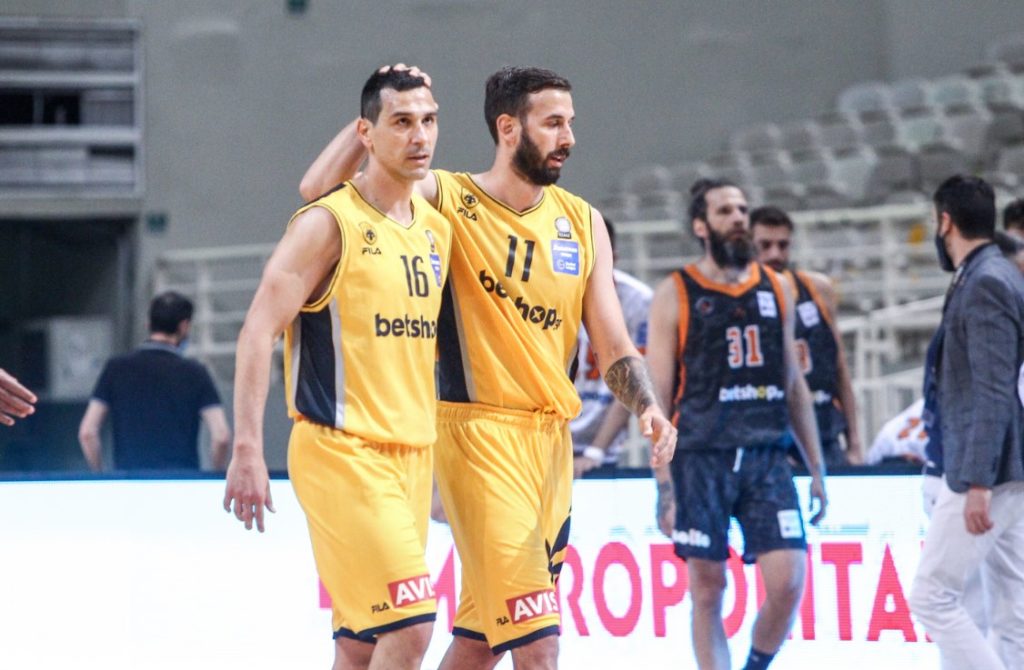 Basket League: Νίκησε η ΑΕΚ, αποχωρεί ο Ζήσης