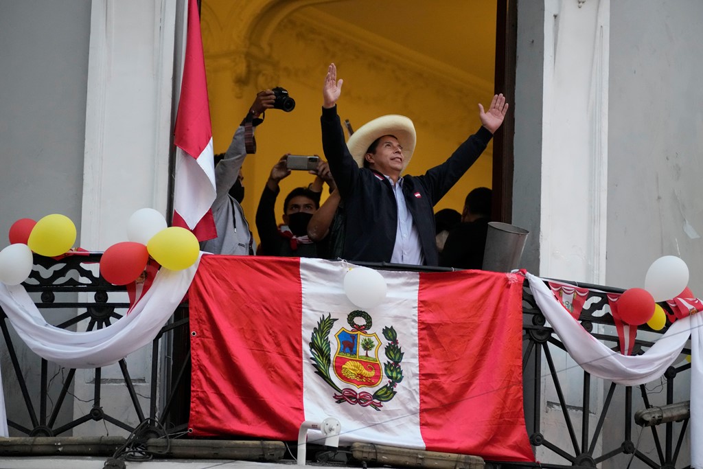 Περού: Συνεχίζεται το εκλογικό θρίλερ – Μάχη στήθος με στήθος για Καστίγιο και Φουχιμόρι