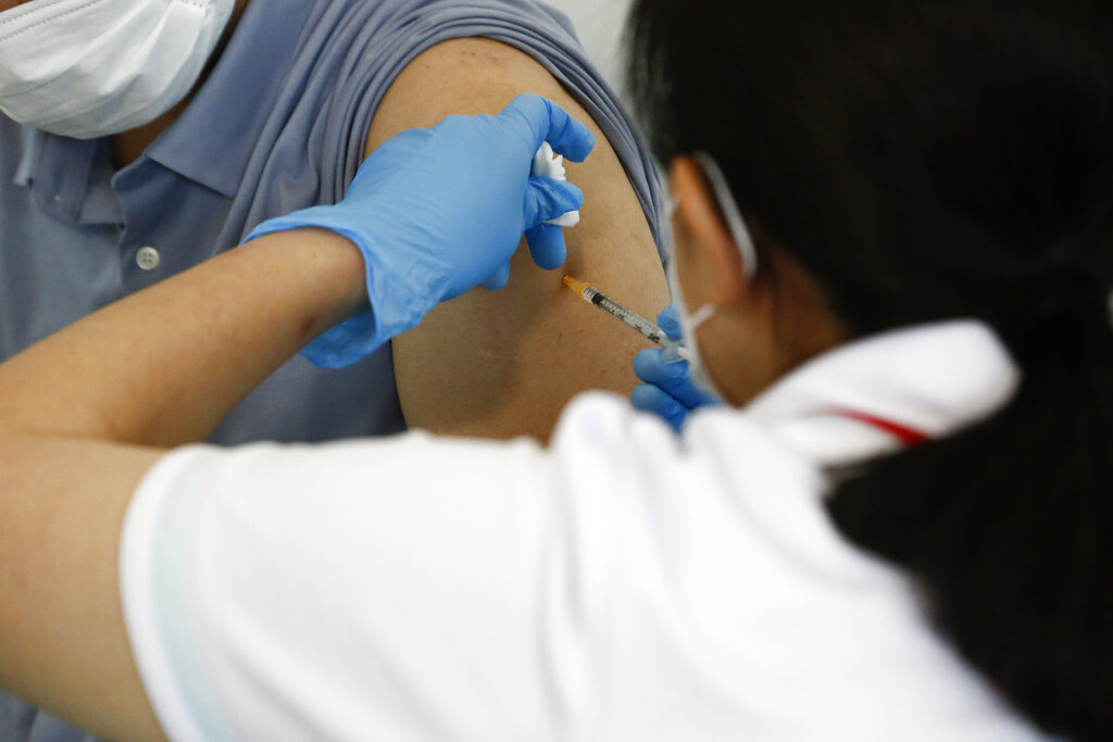 Ξεκινούν σήμερα οι εμβολιασμοί με τα νέα επικαιροποιημένα εμβόλια