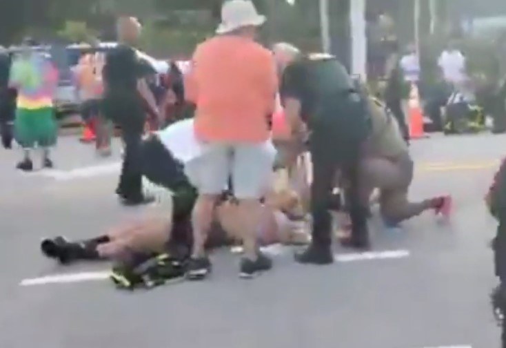 ΗΠΑ: Φορτηγό έπεσε στο πλήθος σε Pride parade – ένας νεκρός και ένας τραυματίας (video)