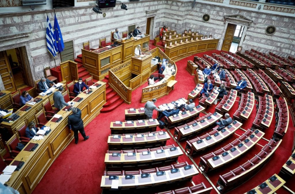 Αλλαγές βουλευτικών εδρών σε Ημαθία και Κορινθία για ΣΥΡΙΖΑ και ΝΔ