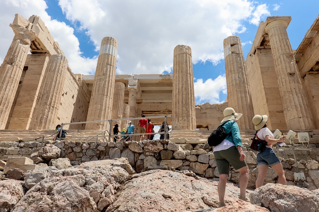 Χάνεται κι ο Ιούλιος για τον τουρισμό