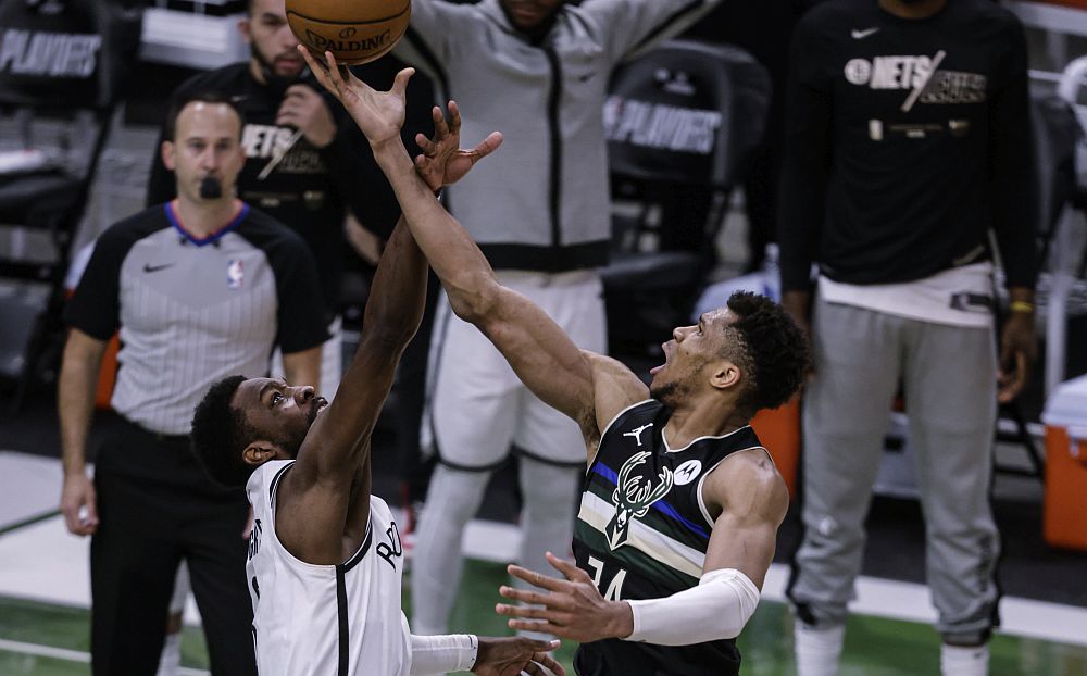 NBA Playoffs: Στο 3-3 οι Μπακς, όλα για όλα στο Μπρούκλιν