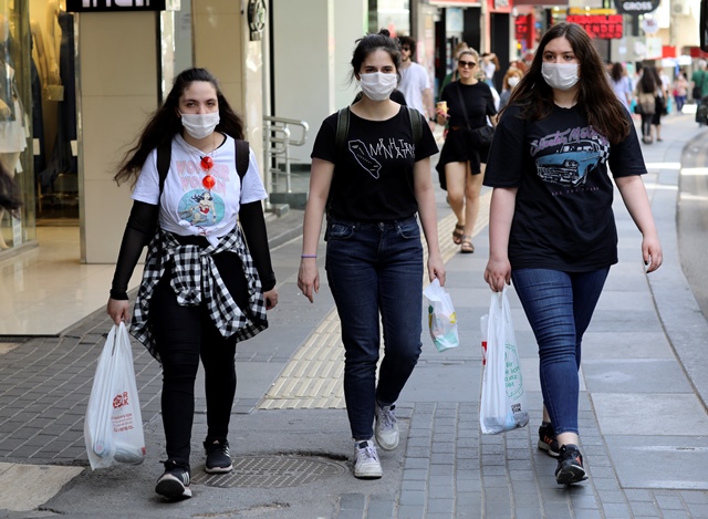 Αυξήθηκαν οι διατροφικές διαταραχές σε εφήβους στη διάρκεια της πανδημίας