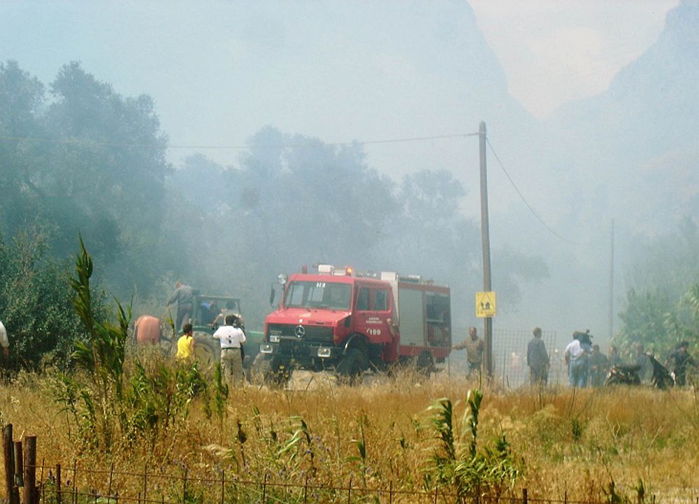 Κρήτη: Φωτιά σε αγροτική περιοχή του Δήμου Αρχανών – Αστερουσίων