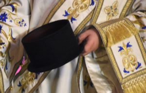 Σοκ στην Ηλιούπολη: Συνελήφθη ιερέας που κατηγορείται για βιασμό 16χρονης