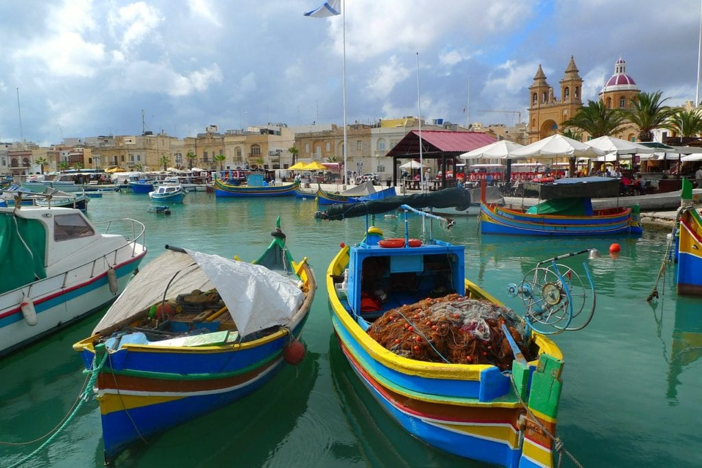 Η Μάλτα απαγορεύει την είσοδο σε ανεμβολίαστους Βρετανούς τουρίστες