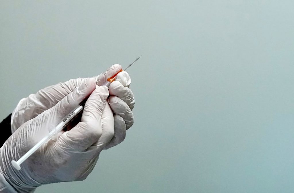 Ο EMA ξεκίνησε τη διαδικασία αξιολόγησης για τη χρήση του εμβολίου Moderna σε εφήβους