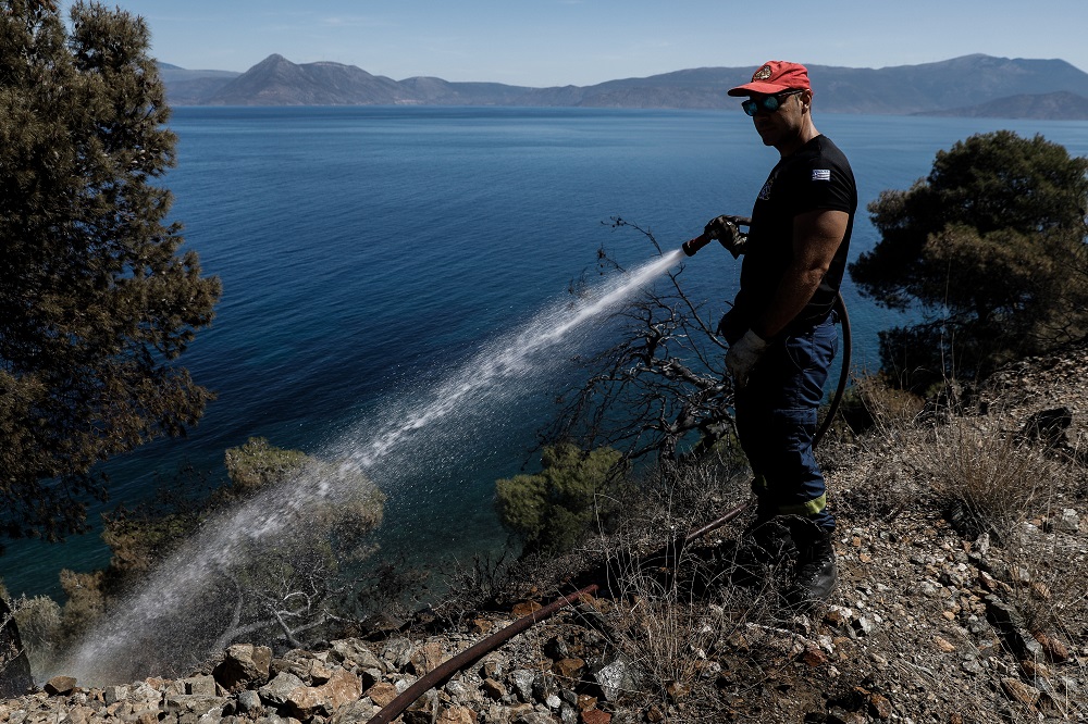 Πυρκαγιά σε χαμηλή βλάστηση στην Υδρα