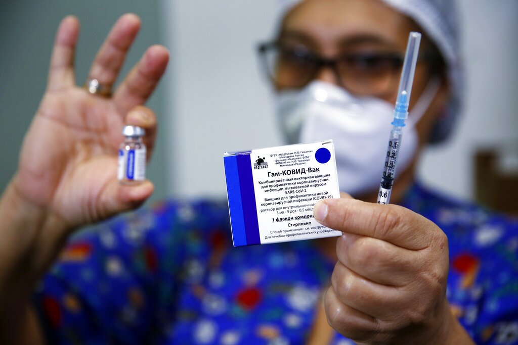 Ρωσία: Ούτε ένα περιστατικό θανάτου μετά τον εμβολιασμό