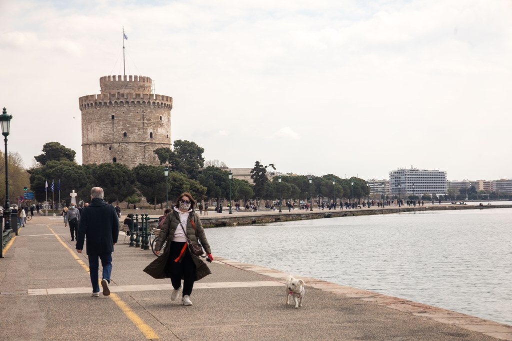 Θεσσαλονίκη: Καλπάζει η Όμικρον – Το ιικό φορτίο διπλασιάζεται ανά δύο ημέρες