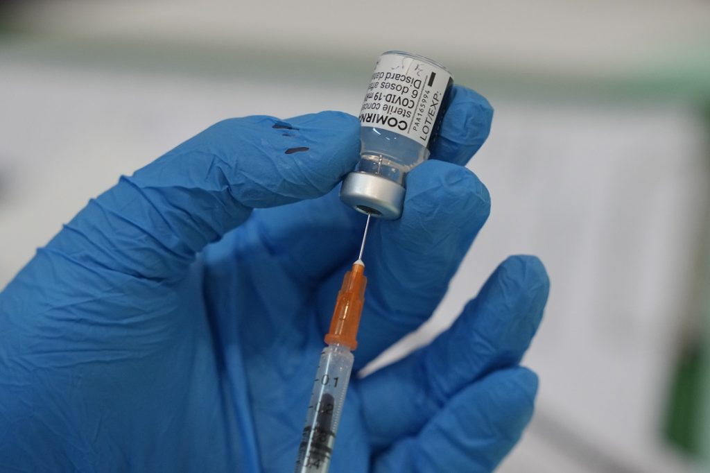 Έκθεση ECDC: Περιορισμένα τα άμεσα οφέλη από τον εμβολιασμό εφήβων κατά του κορονοϊού