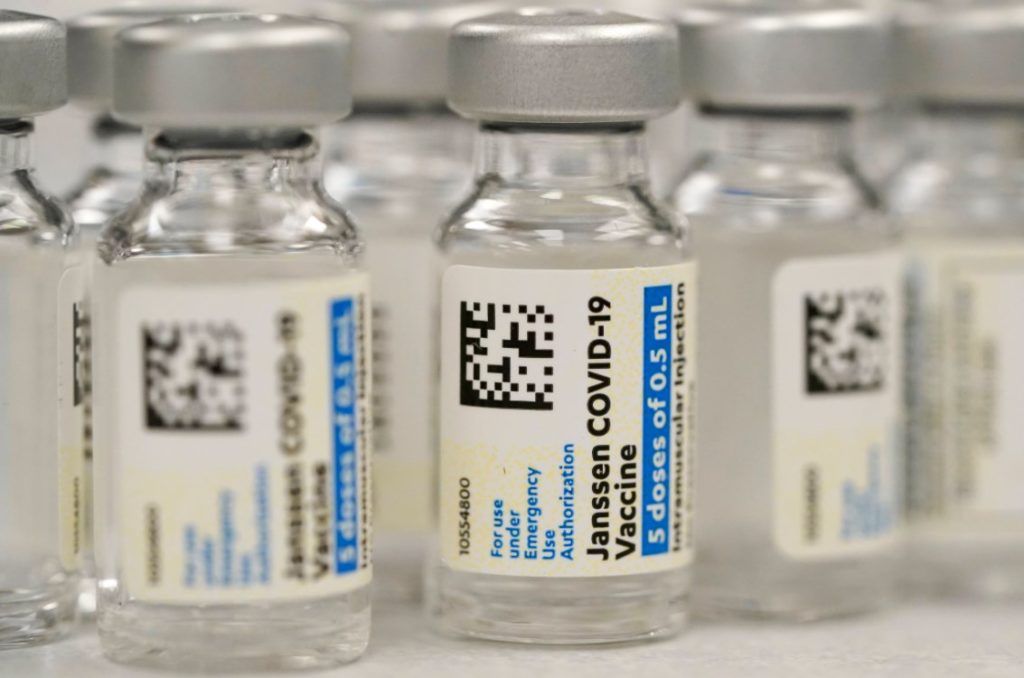ΗΠΑ: Ακατάλληλες προς χρήση περίπου 60 εκατ. δόσεις του εμβολίου της Johnson & Johnson