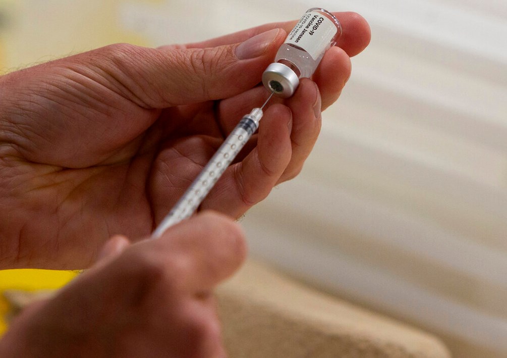 Κομισιόν: Το 61% των ενηλίκων στην ΕΕ έχει λάβει τουλάχιστον μία δόση εμβολίου