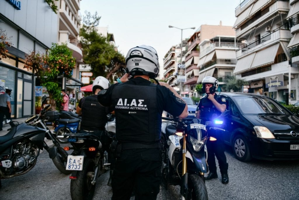 Καισαριανή: Ένοπλη ληστεία σε σούπερ μάρκετ – Ένας τραυματίας (Photos)