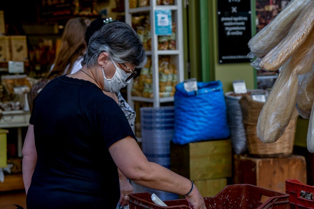 Άλμα στις τιμές των προϊόντων έως και 17% – Αρκείται στο να καθησυχάζει η κυβέρνηση