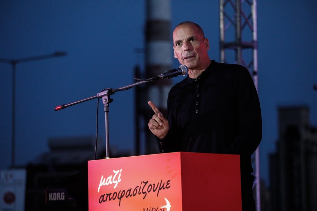 To «φαγοπότι της Μητσοτάκη Α.Ε.» καταγγέλλει ο Βαρουφάκης