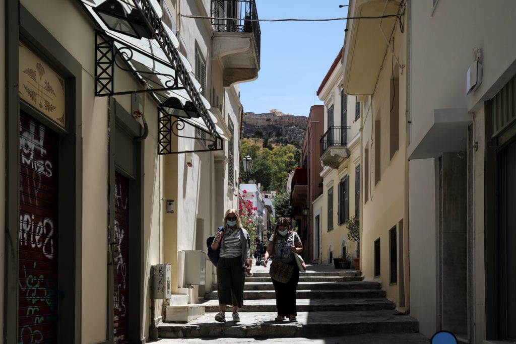 «Δεν είναι πρόθεση της κυβέρνησης τα lockdown», λέει η Πελώνη (Video)