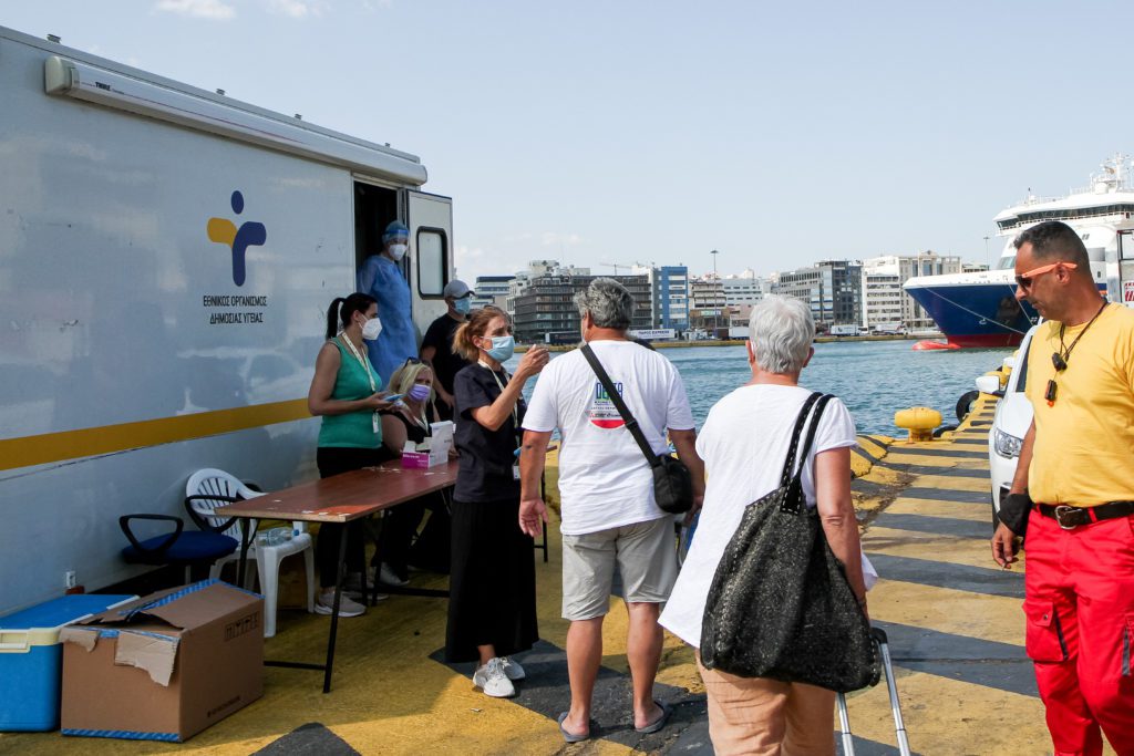 Κορονοϊός: Νέα έκρηξη κρουσμάτων – Πληροφορίες για νέο ημερήσιο ρεκόρ