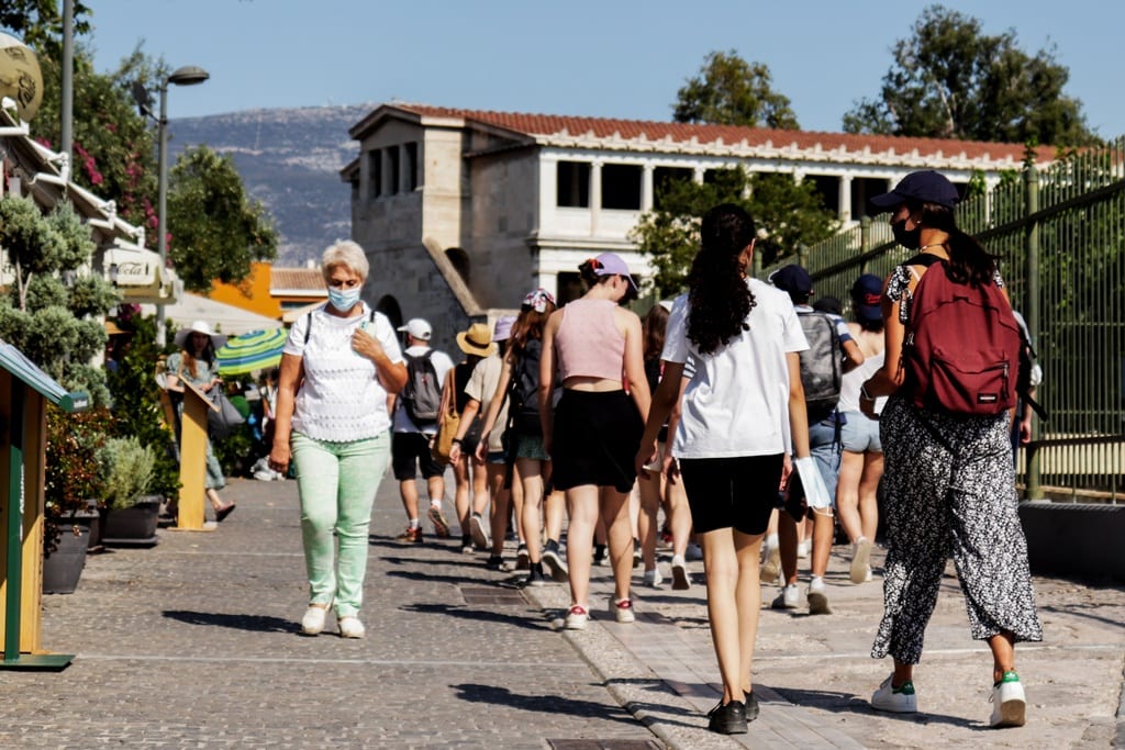 Νέοι περιορισμοί, κυρώσεις και σκέψεις για επέκταση του υποχρεωτικού εμβολιασμού