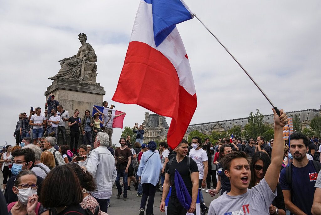 Απαγορεύθηκαν στο Παρίσι τα «κονβόι της ελευθερίας» που εμπνέονται από τις κινητοποιήσεις στον Καναδά
