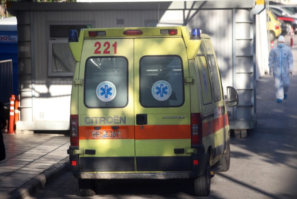 Τραγωδία στη Χίο: Πυροσβέστης πέθανε περιμένοντας το ασθενοφόρο – Δεν υπήρχε οδηγός για το όχημα