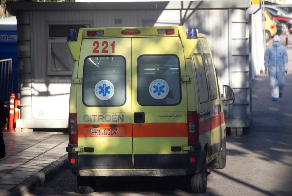 Τραγωδία στη Χίο: Πυροσβέστης πέθανε περιμένοντας το ασθενοφόρο – Δεν υπήρχε οδηγός για το όχημα
