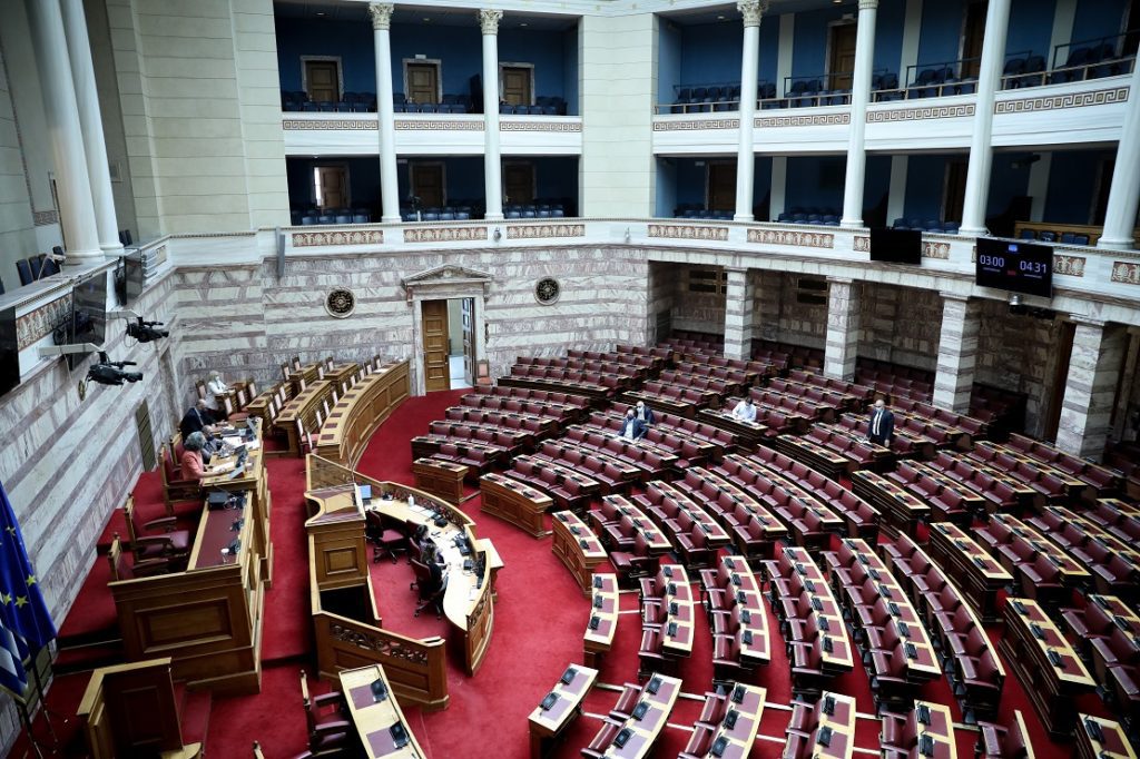 Στη Βουλή φέρνει ο ΣΥΡΙΖΑ την υπόθεση ανάκλησης της παρασημοφόρησης του διασώστη Ι. Αποστολόπουλου