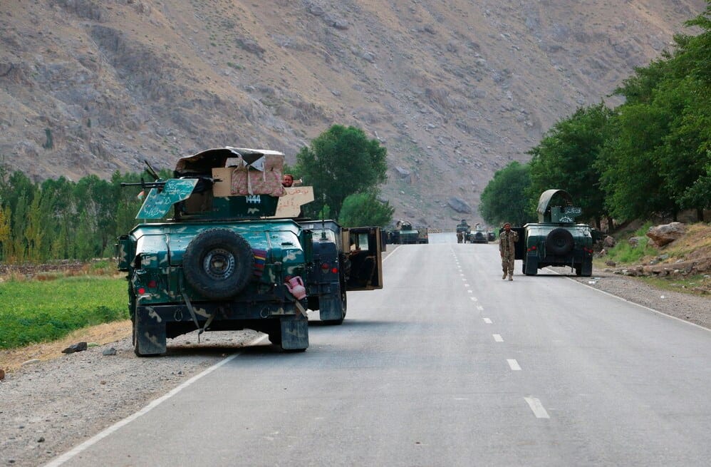 To Tατζικιστάν στέλνει 20.000 στρατιώτες στα σύνορα με το Αφγανιστάν