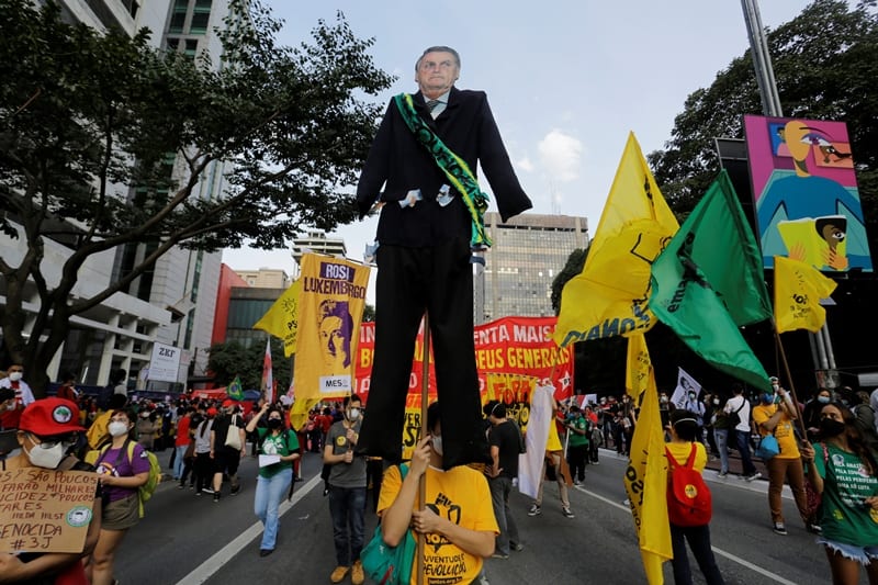 Δημοσκόπηση: Η πλειοψηφία των Βραζιλιάνων υποστηρίζει την παραπομπή του προέδρου Μπολσονάρου