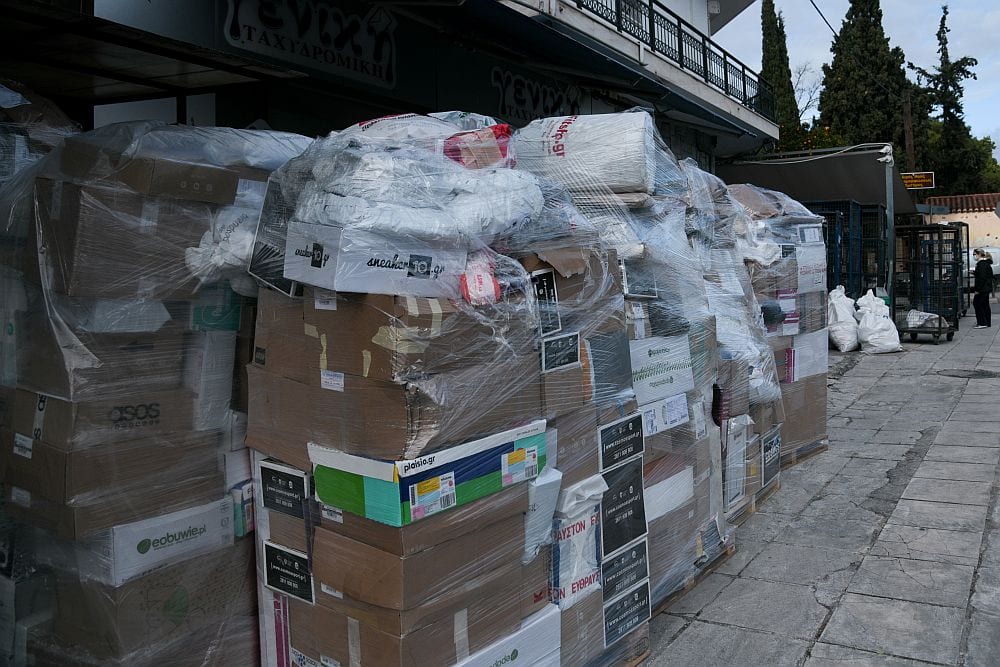 Με ΦΠΑ τα μικροδέματα από τρίτες χώρες – Αυξάνει ο λογαριασμός για τους καταναλωτές