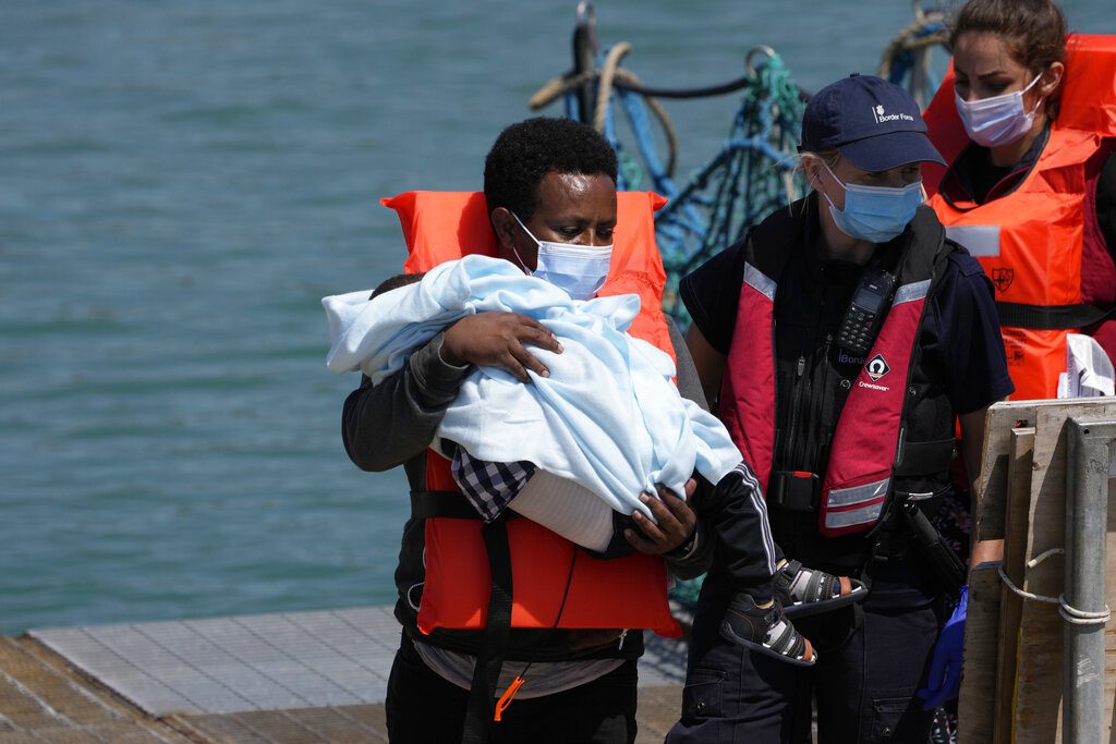 Γαλλία: Το λιμενικό διέσωσε 88 μετανάστες που προσπάθησαν να περάσουν τη Μάγχη