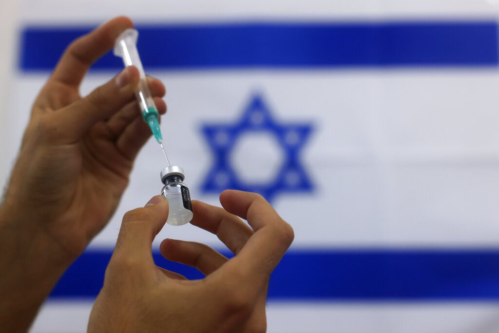 Ισραήλ: «Ενισχυτική» δόση εμβολίου κατά του κορονοϊού στους άνω των 60 ετών