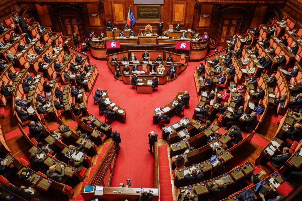 Οι ακροδεξιοί «Αδελφοί της Ιταλίας» έκαναν κατάληψη στο κοινοβούλιο